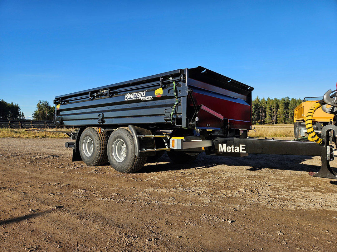 MetaE8.E Lågläm hel L3995 H600 B2300 5,2kbm 400/60x15,5 DK 171261