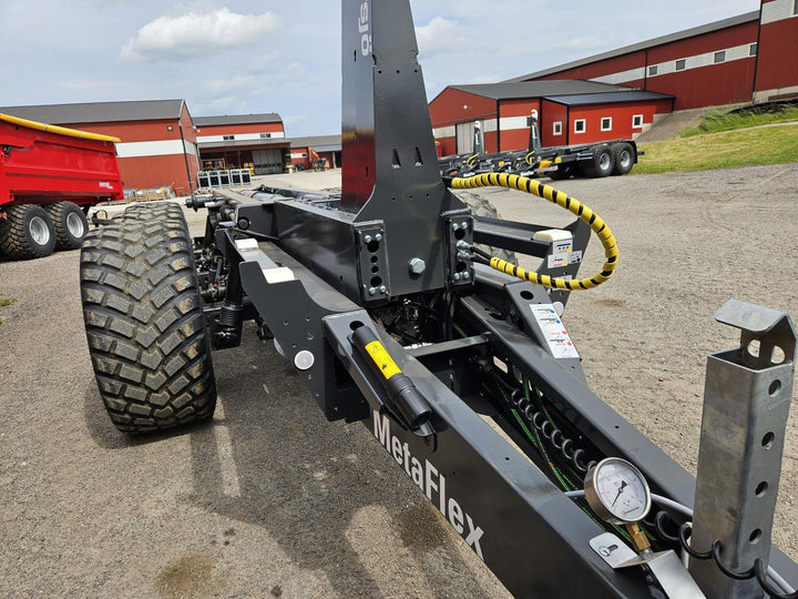 Hakenlift mit Anzeige des Ladegewichts 107122