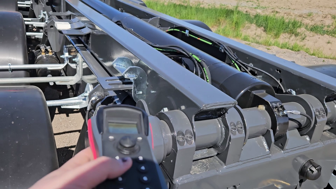 Kabelfernbedienung + eigenes hydr.System mit PTO 84608