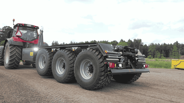 121091 Hook lift trailer with blitz lights