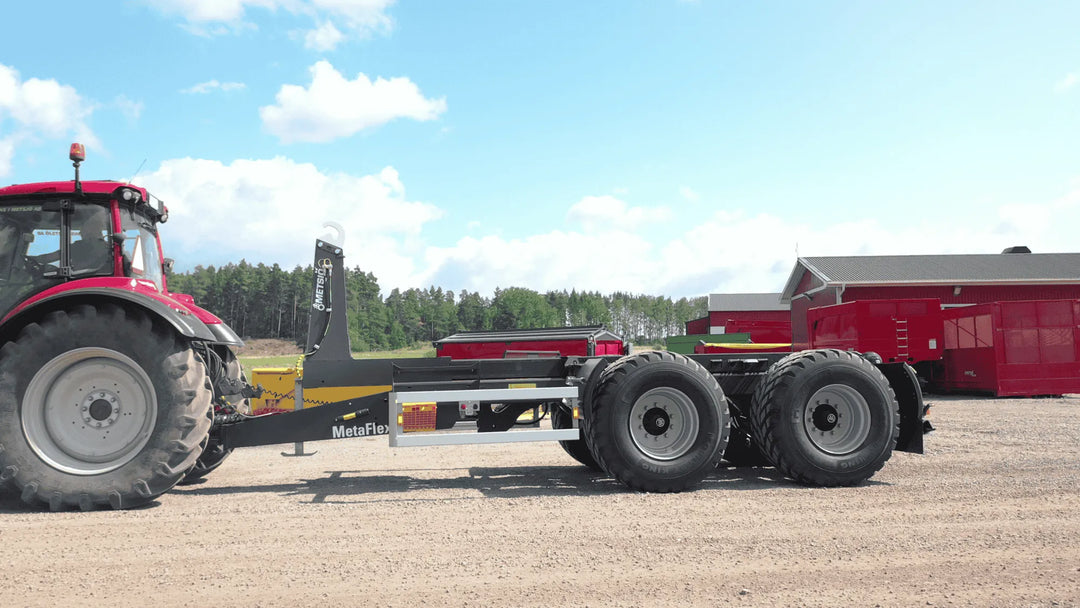 137323 Hook lift trailer with big wheels