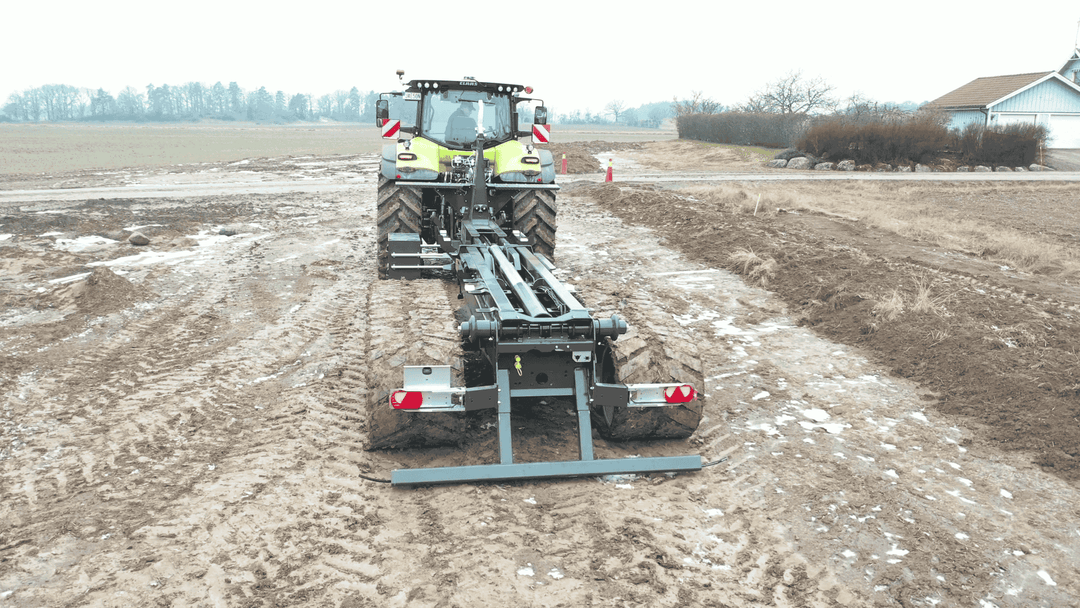174360h Tracked trailer with rear hydraulic safety bar