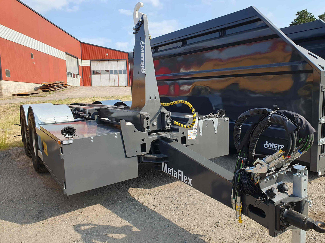 Big toolboxes on a hook lift trailer 137728