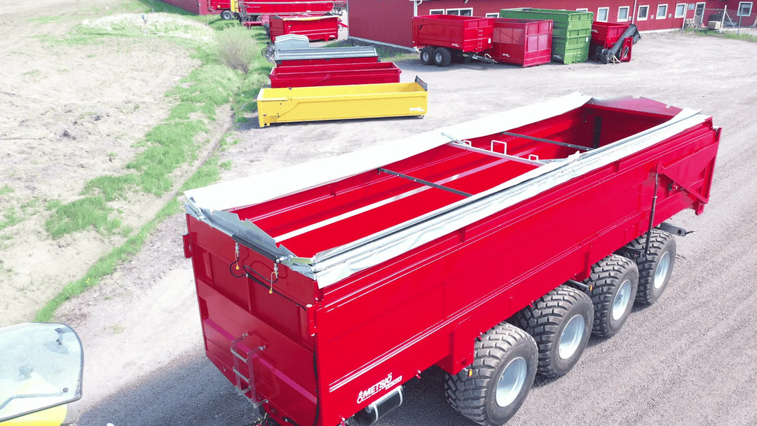 Grain trailer with hydraulic coverage 173610