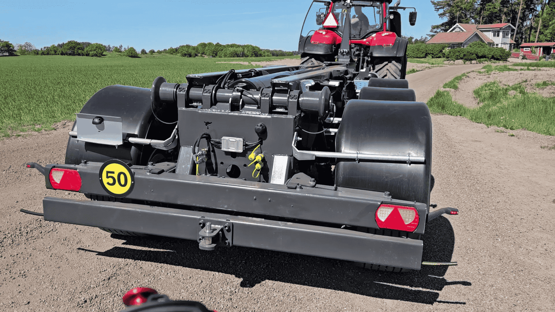 Hook lift trailer with hydraulic suspension and raised chassi to max. 172481