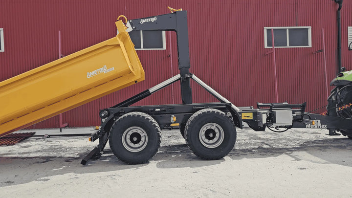 Hook lift trailer with mudscreen 103037 