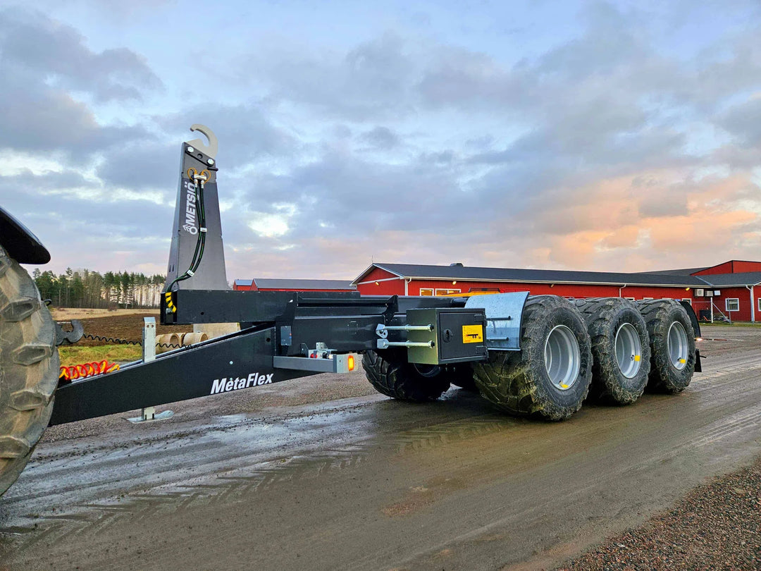 Mega wheels on trailer 108467