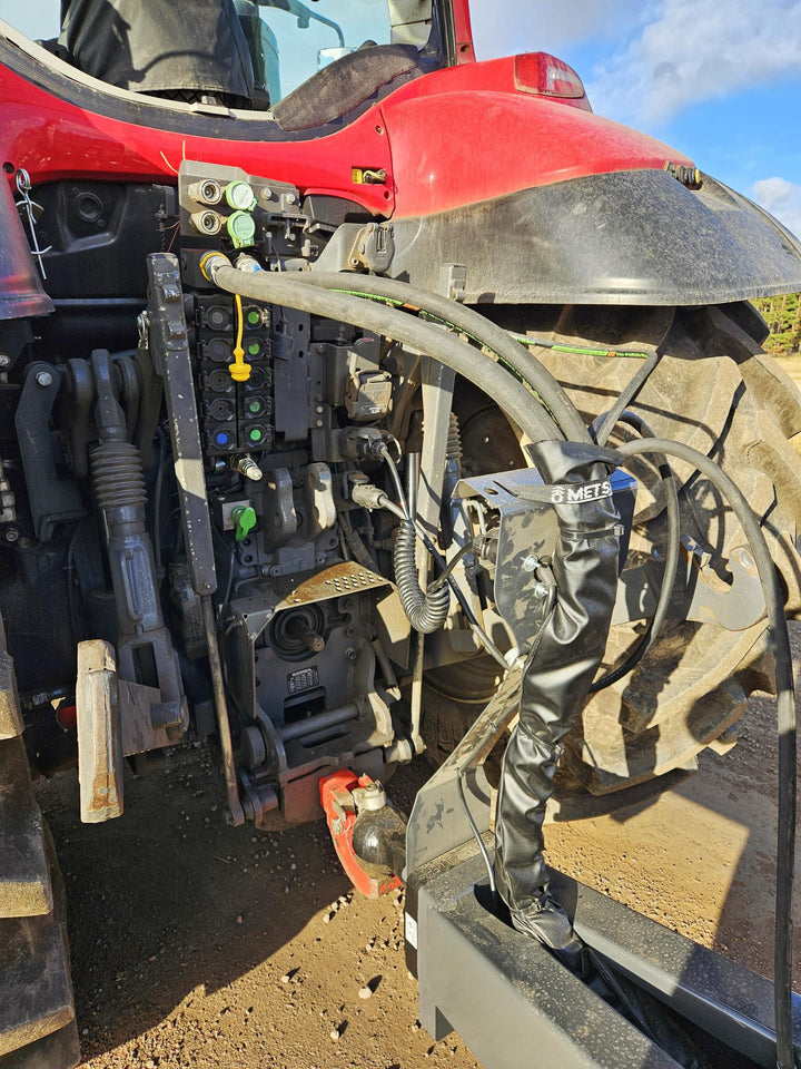 Only 3 hydraulic cables to tractor