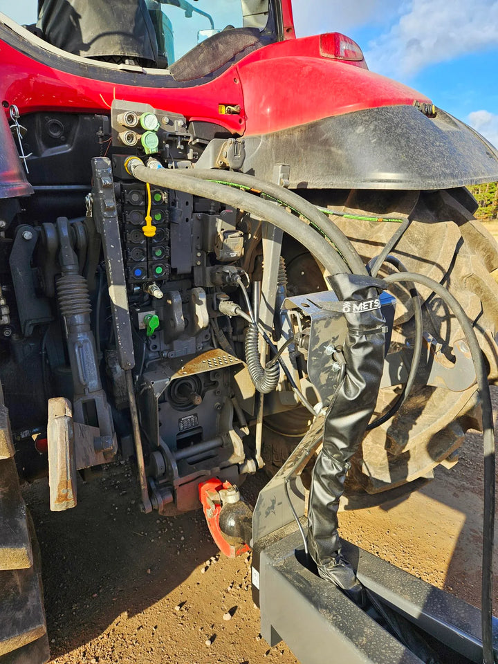 Only 3 hydraulic cables to tractor